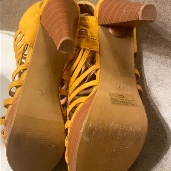 Heels - Picture 4 of 5